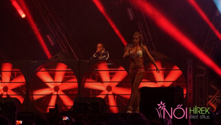 DJ Sash pörgeti a lemezeket!