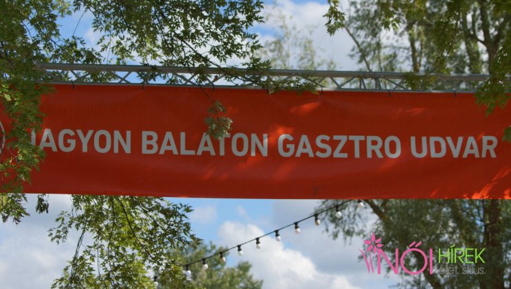 Idén egy gasztro udvarral bővült a helyszín!