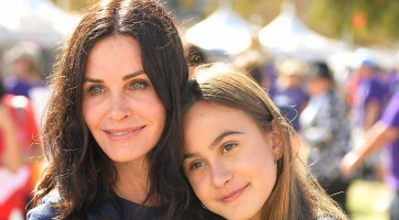 18 éves lett Courteney Cox lánya