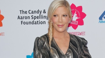 20 év után stílust váltott Tori Spelling