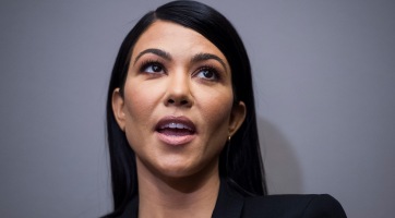 20 éves modellel randizott Kourtney Kardashian