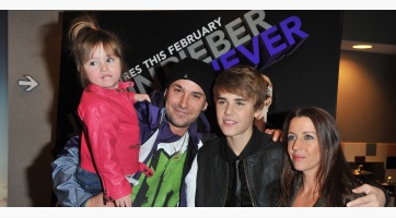 28 éves mostohaanyja lett Justin Biebernek!