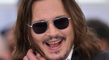 A rajongókat sokkolták Johnny Depp sárga, rothadó fogai