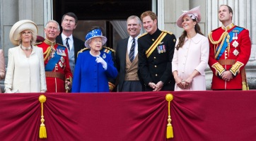 A csőd szélére került a brit királyi család?