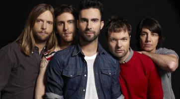 A Maroon 5 esküvőkre ront be