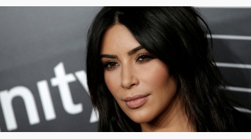 A nyílt utcán támadtak rá Kim Kardashian-ra!
