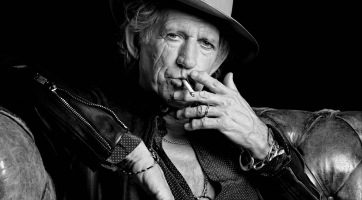 A Rolling Stones gitárosa már szellemeket hallucinál