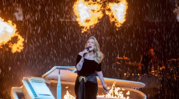 Adele elárulta, hogy szörnyű isiász rohamot kapott