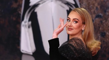 Adele Olaszországban nyaral párjával