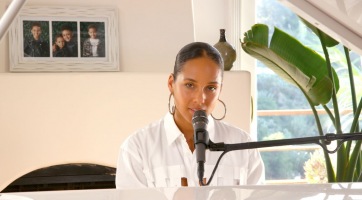 Alicia Keys az egészségügyi dolgozók számára írt dalt