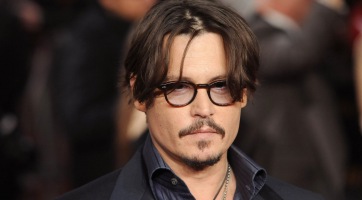 Apja nyomdokaiba lép Johnny Depp lánya