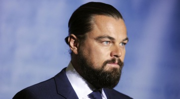 Aranyáron vett táskát édesanyjának Leonardo DiCaprio