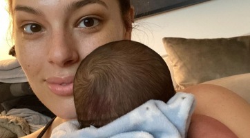Ashley Graham az anyaságáról vallott