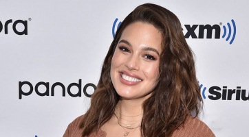 Ashley Graham fotót posztolt a szüléséről