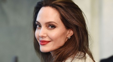 Átlagemberre cserélte Brad Pitt-et Angelina Jolie?