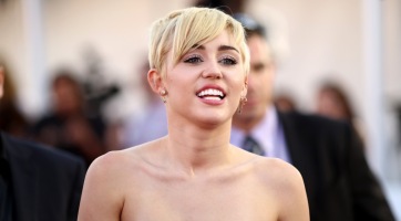 Az Alkonyat sztárjára vetett szemet Miley Cyrus