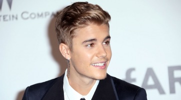 Az arcára tetováltatott Justin Bieber