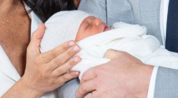 Bemutatkozott a Meghan Markle és Harry herceg kisfia