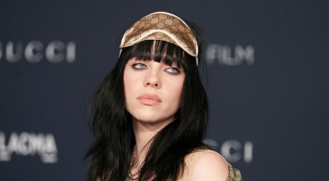 Betörtek Billie Eilish otthonába