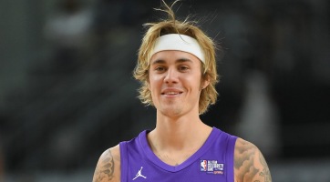Biciklizés közben bömbölt Justin Bieber