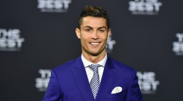 Borzalmas lett Ronaldo új frizurája