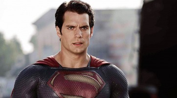 Budapesten élvezi a havat Henry Cavill