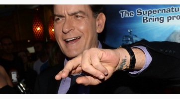 Charlie Sheen végre helyre tette Kim Kardashiant