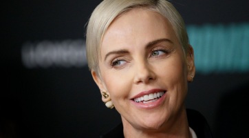 Charlize Theronnak sikerült beszólnia Kylie Jennernek