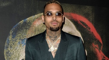 Chris Brown ismételten megvert egy nőt