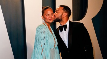 Chrissy Teigen családja gyászol