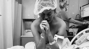 Chrissy Teigen elvesztette  a harmadik babáját