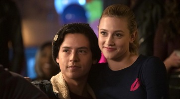 Cole Sprouse és Lili Reinhart szakítottak