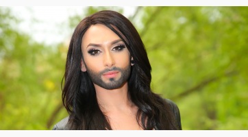 Conchita Wurst is jelen volt a Golden Globe díjátadón