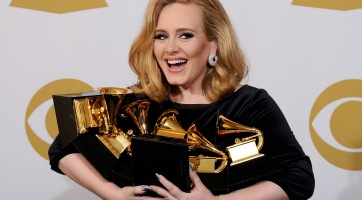 Csúnyán beszólt Adele a terroristáknak