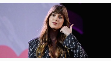 Dakota Johnson a nőkhöz is vonzódik?