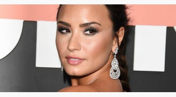 Demi Lovato 3 bordáját törte el