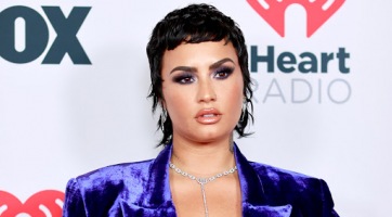 Demi Lovato új frizuráját Miley Cyrus ihlette