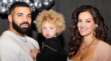 Drake megmutatta a világnak szőke, kékszemű kisfiát