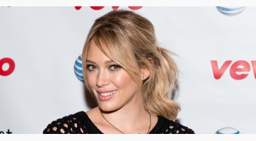 Edzőjével melegedett össze Hilary Duff