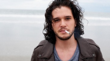 Eljegyezte barátnőjét Kit Harington