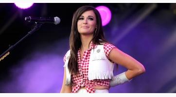Eljegyezték Kacey Musgraves-t