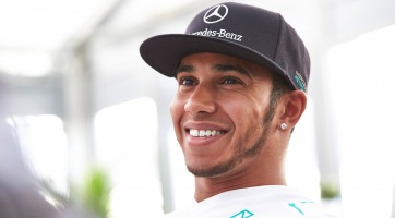 Elképesztő összegeket keres Lewis Hamilton!