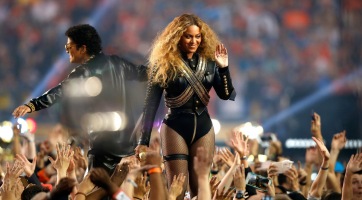 Elképesztő összegért kelt el Beyoncé híres mikrofonja