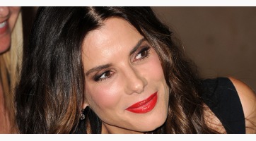 Elkeseredetten keresi párját Sandra Bullock