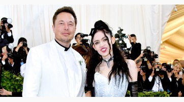 Elon Musk barátnője is koronavírusos lett