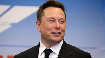 Elon Musk chipeket akar ültetni az emberek agyába