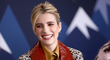 Emma Roberts várandós címlapsztár lett