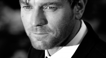 Ewan McGregor a rendezői széket is felavatja