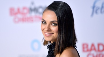 Ezt nézd meg, micsoda frizurát villantott Mila Kunis