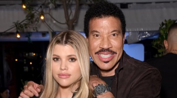 Ezzel a cuki fotóval köszöntötte lányát Lionel Richie